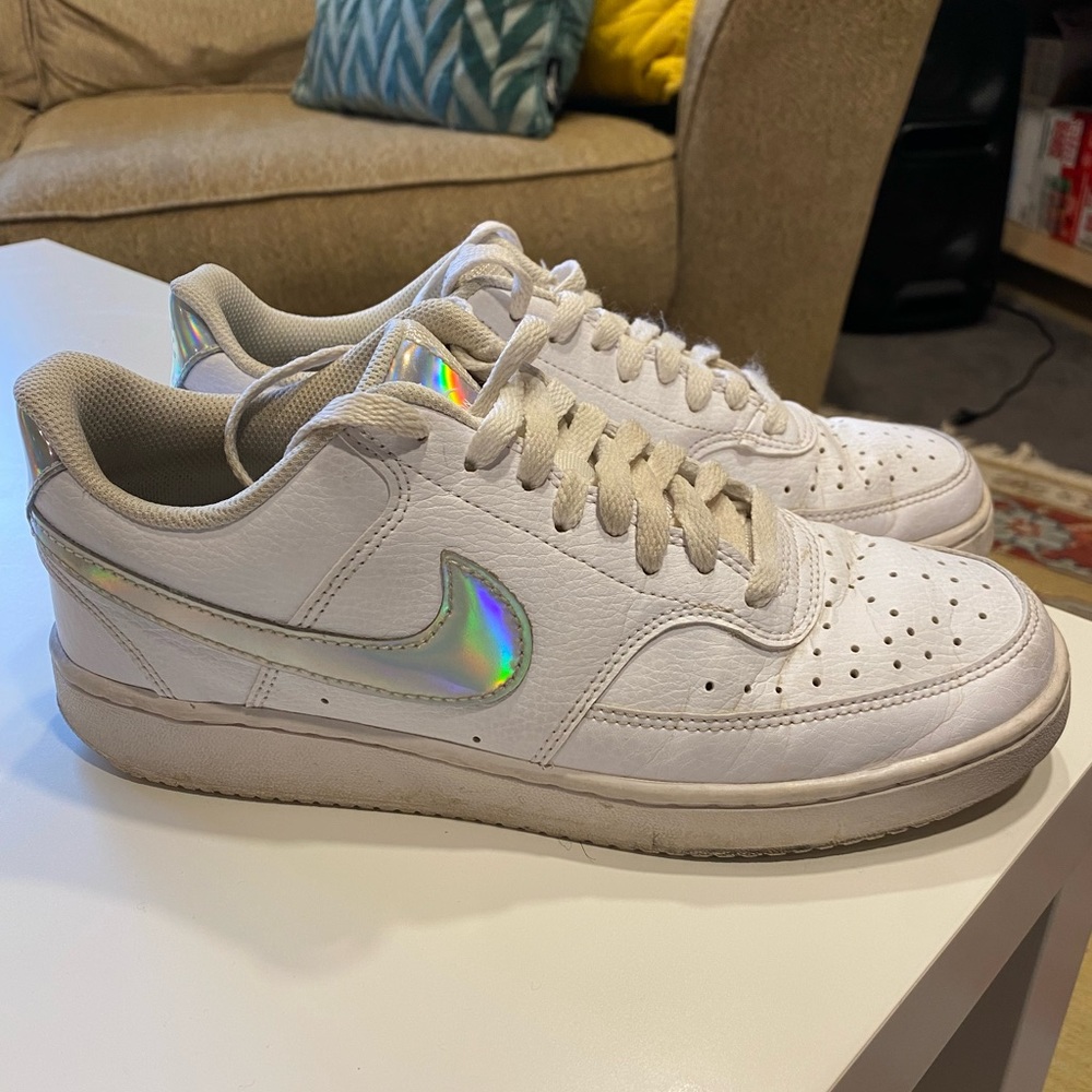 WOMEN'S NIKE COURT VISION LOW IRIDESCENT SNEAKERS